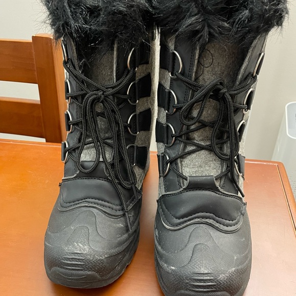 ColdFront Winter Boots w/Furry Trim W7 Like New - Picture 2 of 4